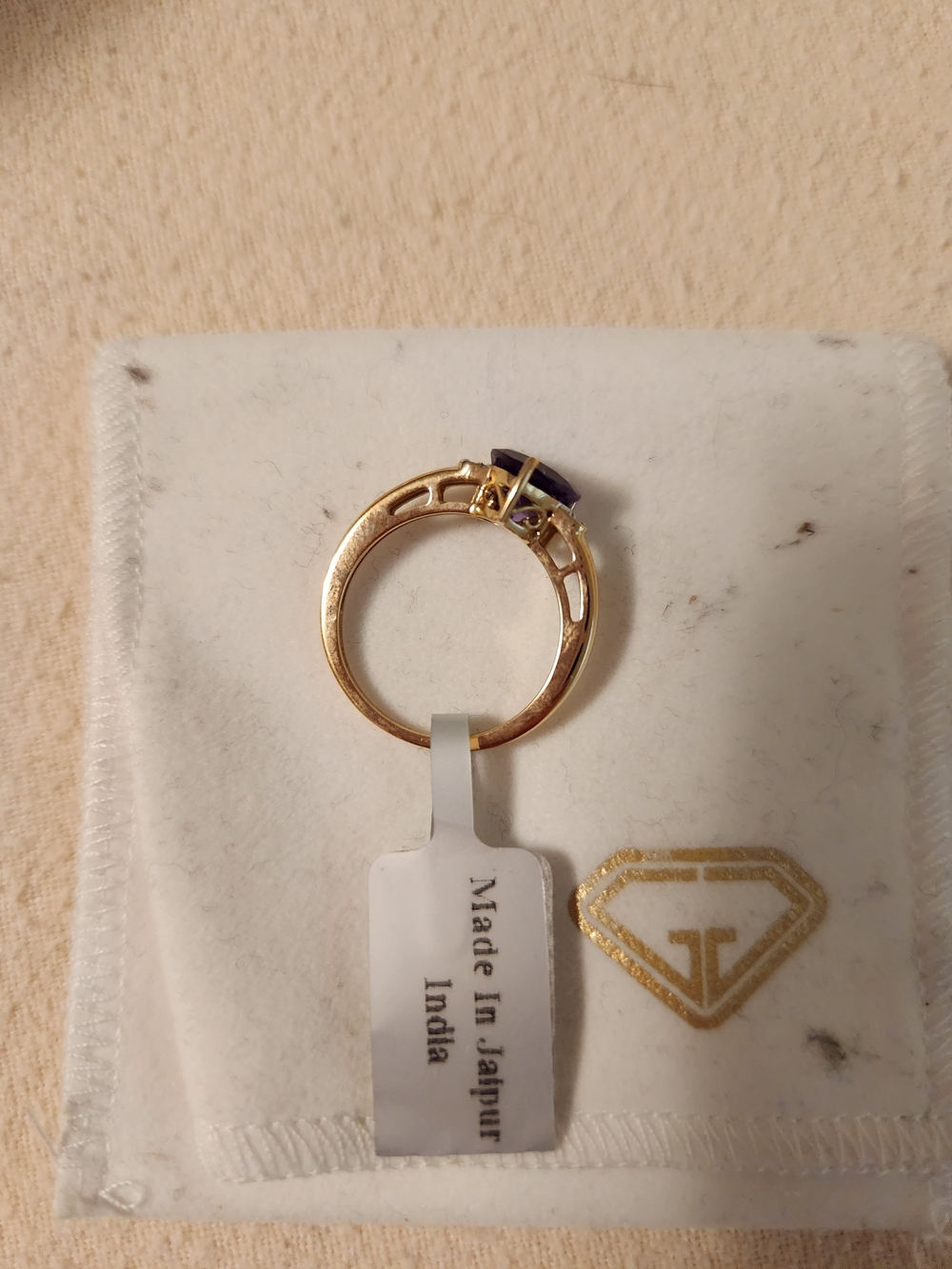 10K Gold Ring with Heart-Shaped Purple Amythyst Gemstone - Picture 4 of 4